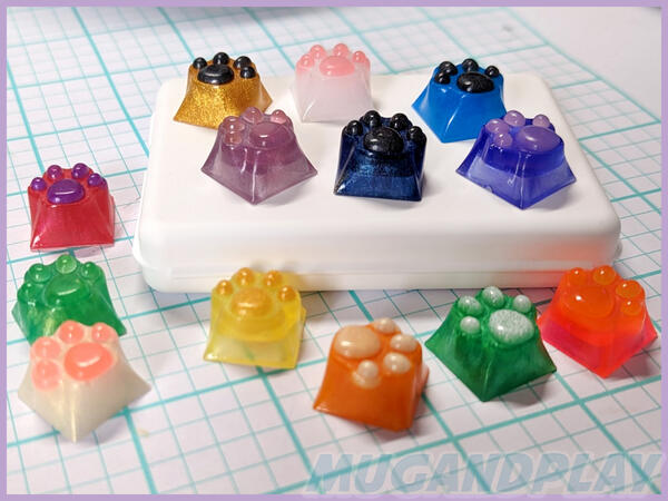 Resin Cat Paw Keycaps